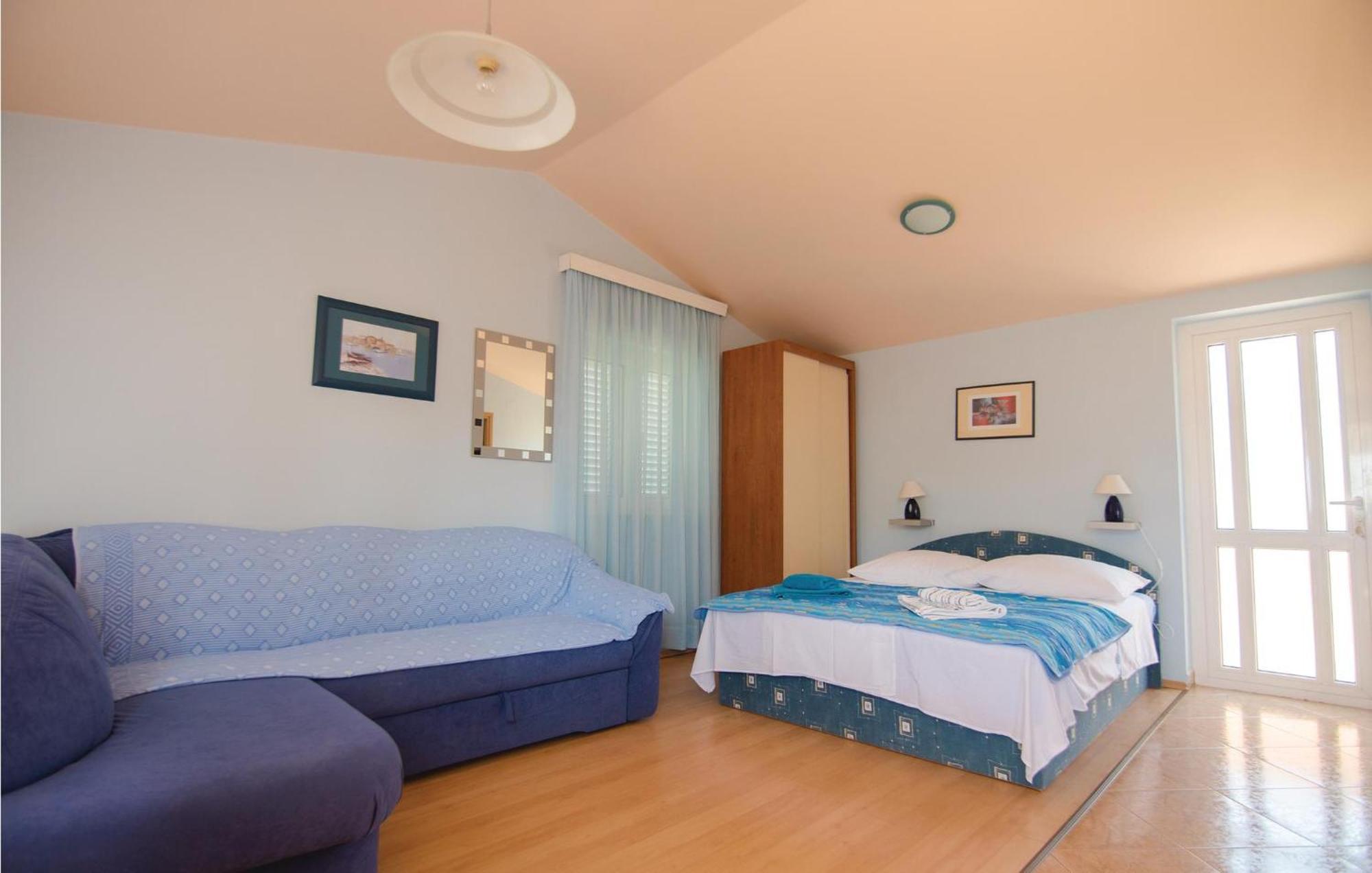 2 Bedroom Gorgeous Home In Banjol Εξωτερικό φωτογραφία