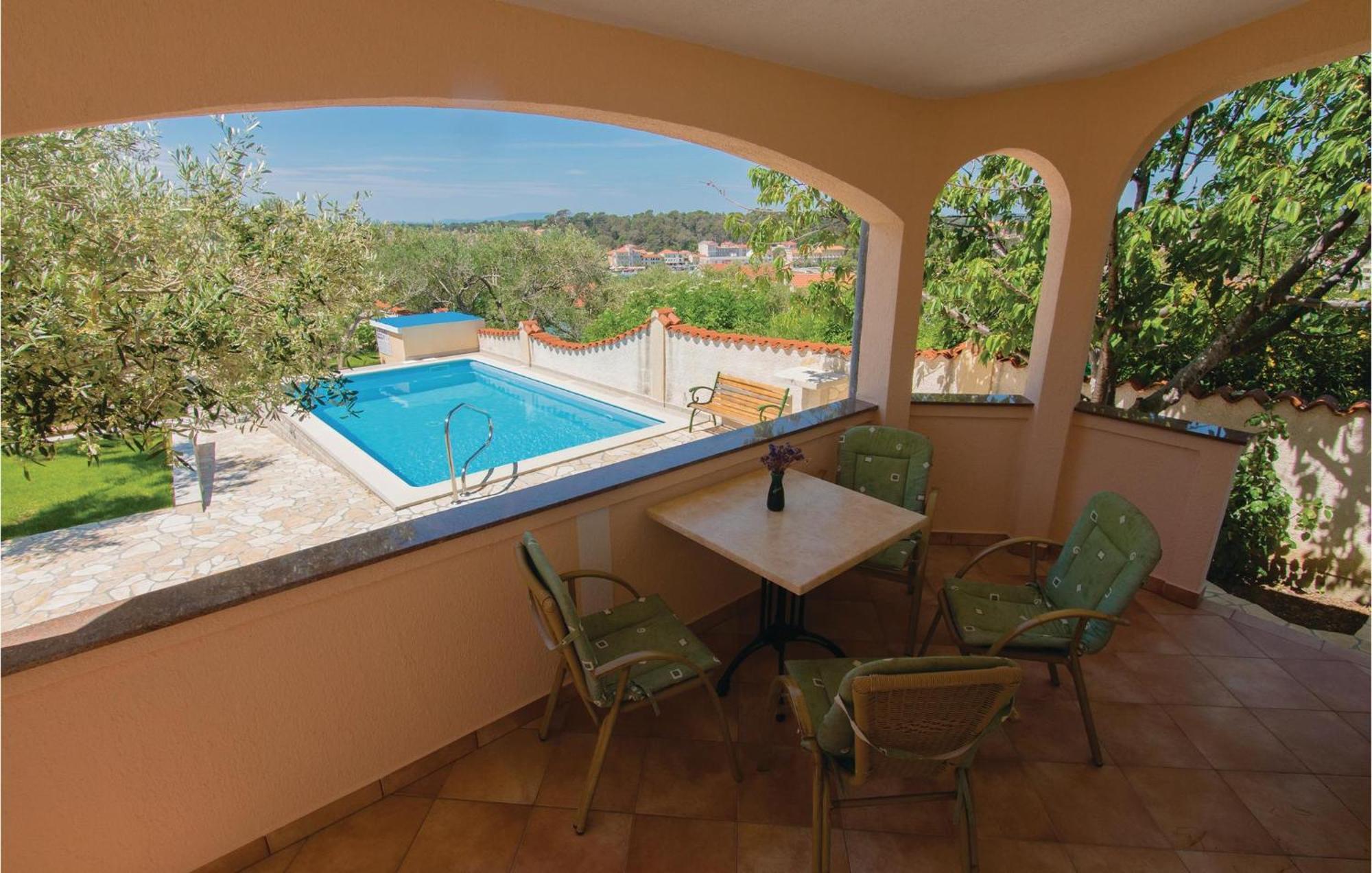 2 Bedroom Gorgeous Home In Banjol Εξωτερικό φωτογραφία